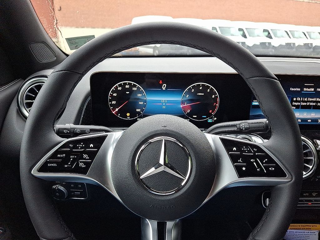 Thumbnail: 2025 Mercedes-Benz GLB - 15