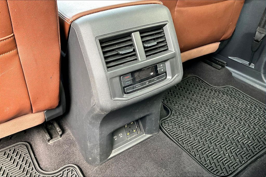 2021 Volkswagen Atlas 3.6L V6 SE w/Technology White at DeMontrond Auto Country
