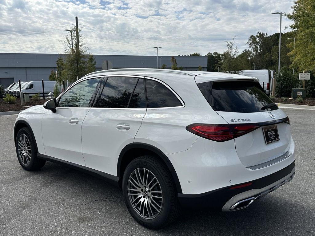 2025 Mercedes-Benz GLC GLC 300 6