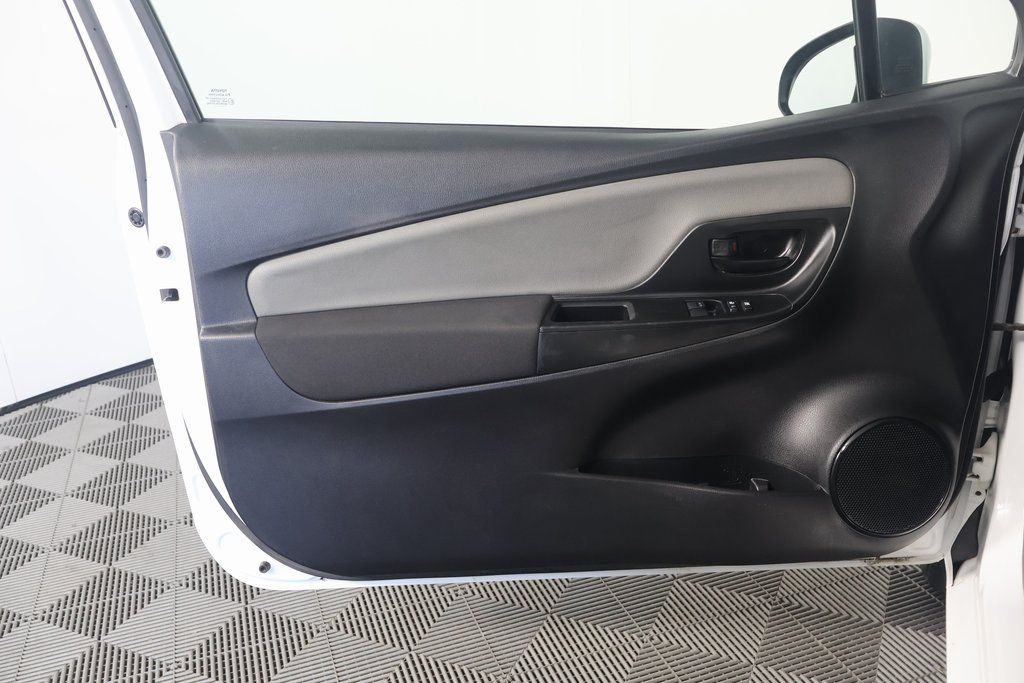 2018 Toyota Yaris L 12