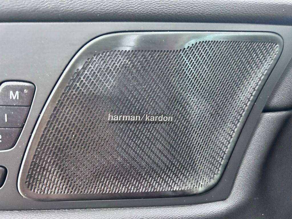 used 2022 Volvo XC60 Recharge Plug-In Hybrid car, priced at $30,991