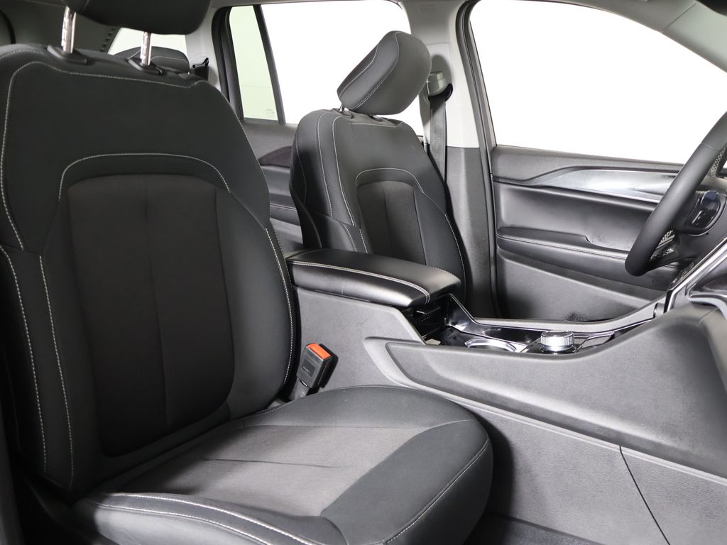 Used 2023 Red Jeep Laredo image 29