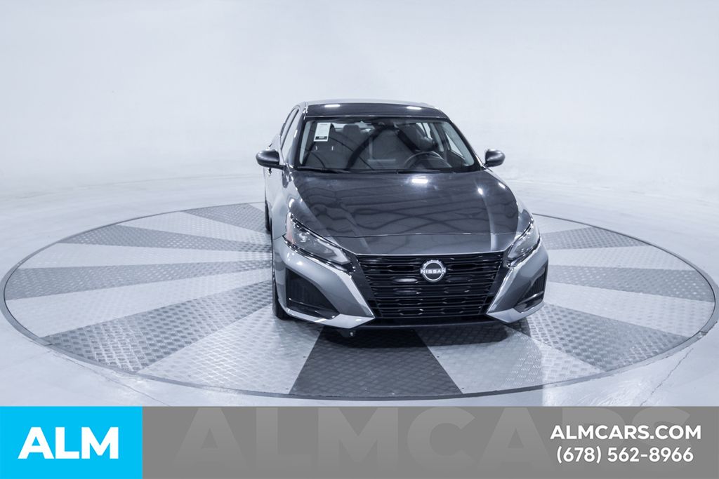 Used 2025 Gray Nissan 2.5 SV image 23
