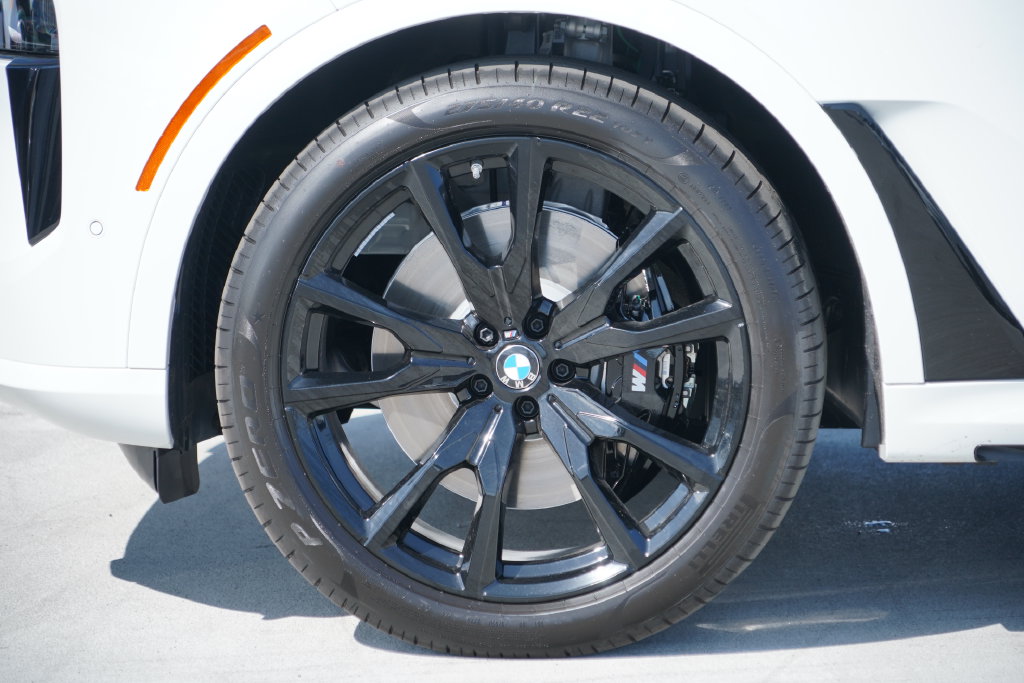 Thumbnail: 2027 BMW X7 - 5