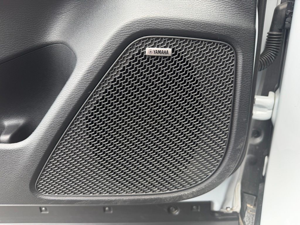2025 Mitsubishi Outlander SE Silver at South Hills Kia