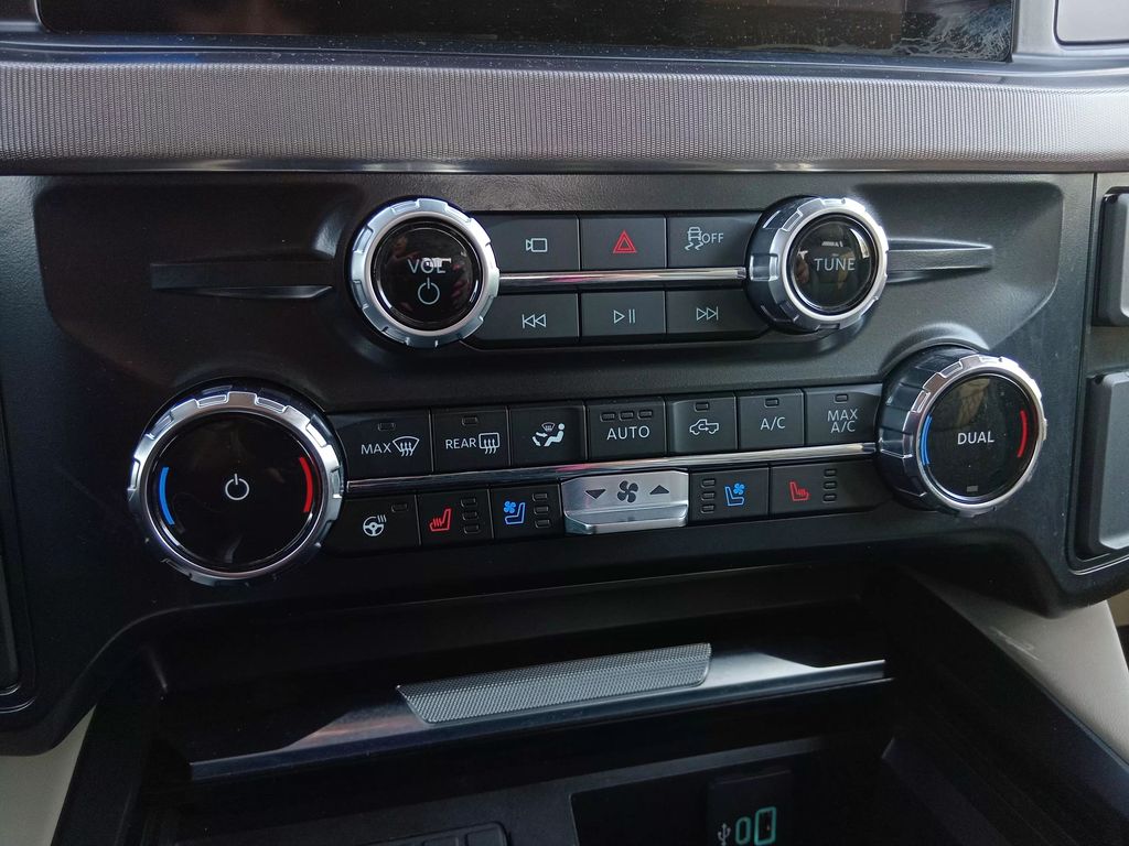 2025 Ford F-450 Super Duty Platinum