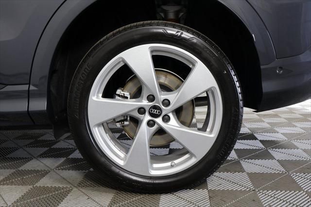 Thumbnail: 2025 Audi Q5 - 10