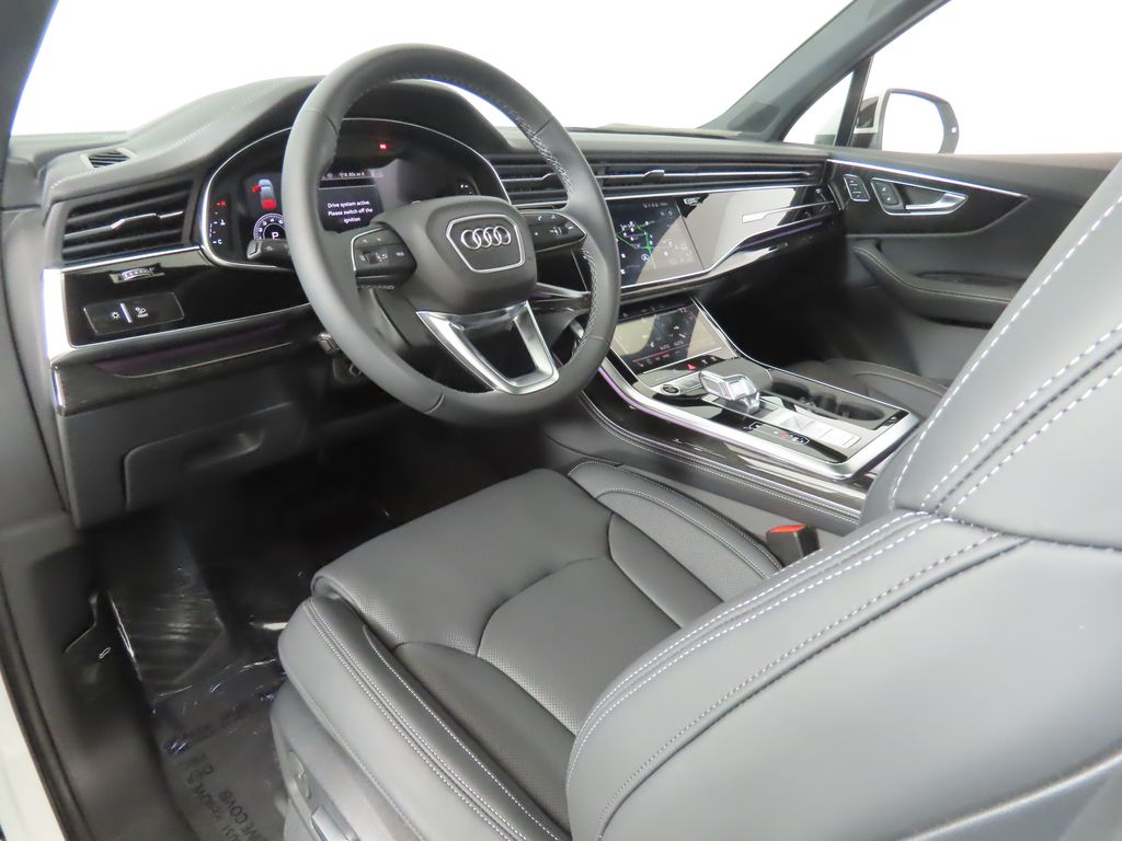 Thumbnail: 2025 Audi Q7 - 26