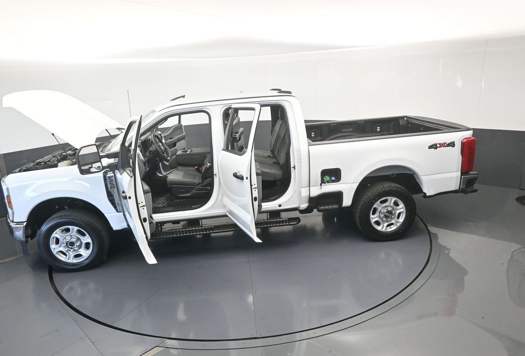 Used 2025 Oxford White Ford XLT image 69