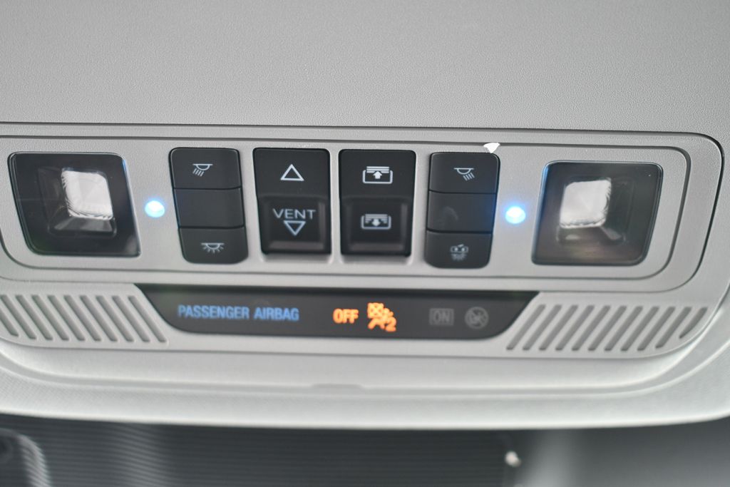 Used 2023 Gray Ford Limited image 35