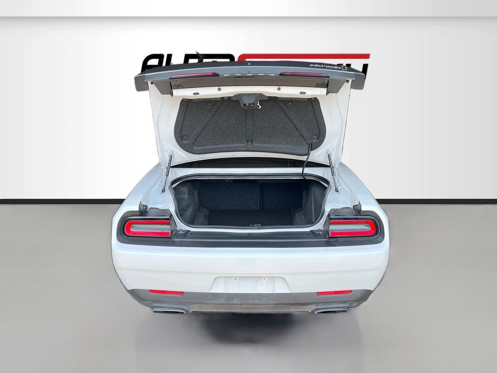 Used 2023 White Dodge R/T Scat Pack image 27