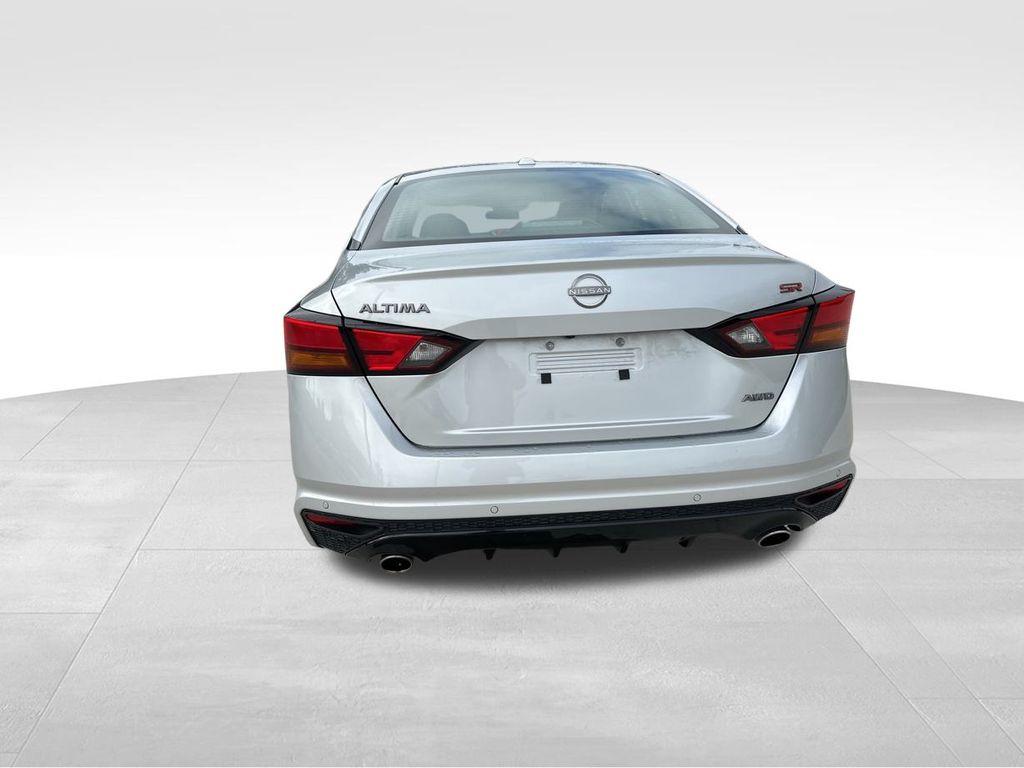 2024 Brilliant Silver Metallic Nissan Altima 2.5 SR AWD Sedan