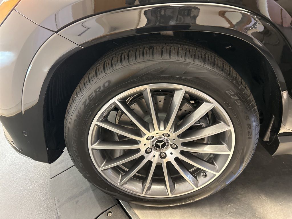 Thumbnail: 2026 Mercedes-Benz GLE - 10