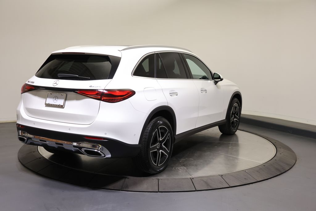 Thumbnail: 2026 Mercedes-Benz GLC - 5