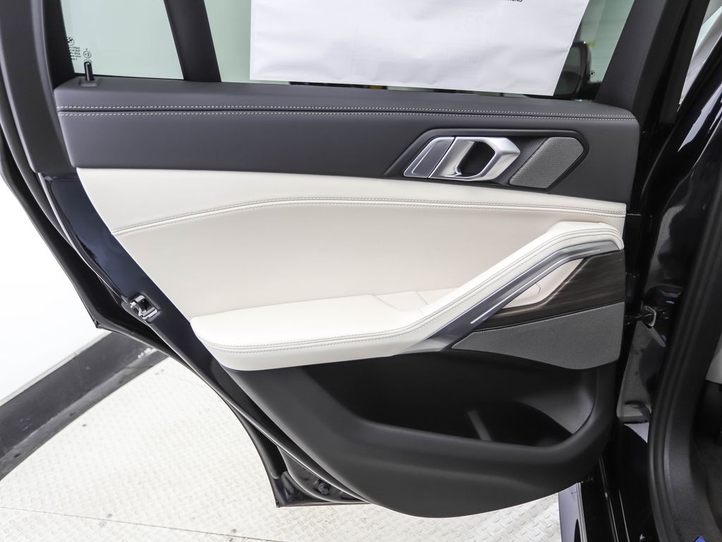 Thumbnail: 2026 BMW X6 - 21