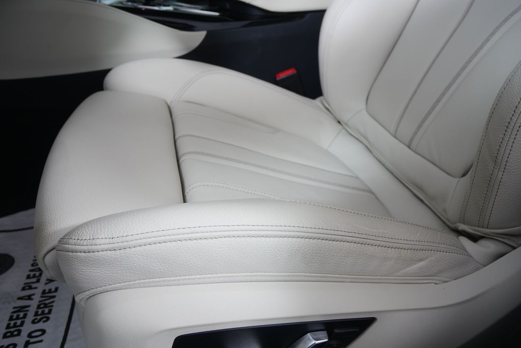 Thumbnail: 2023 BMW 5 Series - 9