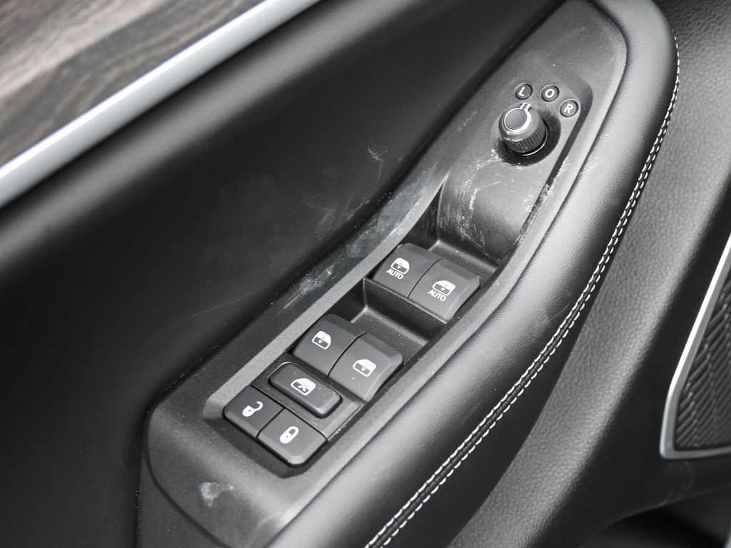 New 2026 Diamond Black Crystal Pearlcoat Jeep Limited image 14