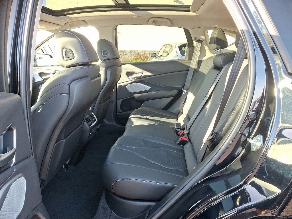 Thumbnail: 2025 Acura RDX - 10