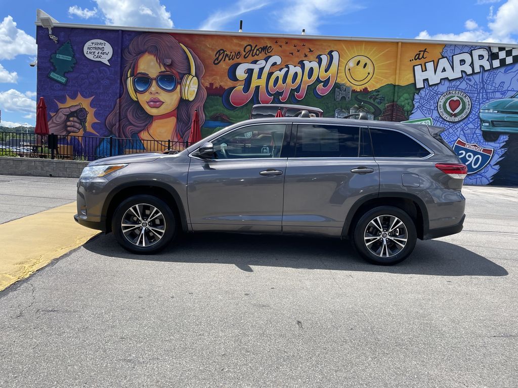 Used 2018 Toyota Highlander LE with VIN 5TDZZRFH0JS270634 for sale in Worcester, MA