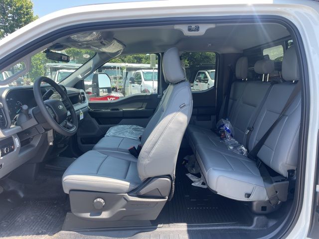 2025 Ford F-350 Chassis XL