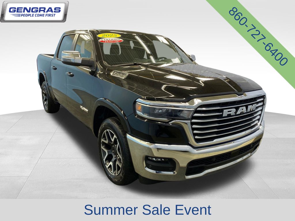 Diamond Black Crystal Pearlcoat 2025 RAM 1500 Pickup Truck Four-Wheel Drive 8-Speed Automatic
