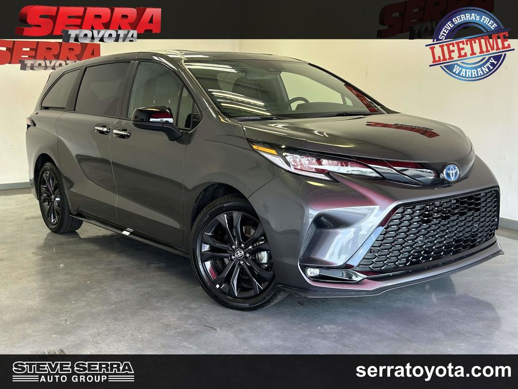 Magnetic Gray Metallic 2025 Toyota Sienna XSE 7-Passenger FWD Minivan Front-Wheel Drive Continuously Variable Transmission