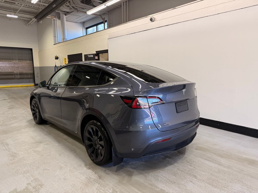 Thumbnail: 2023 Tesla Model Y - 3