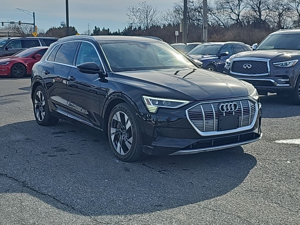 2022 Audi e-tron Premium quattro AWD