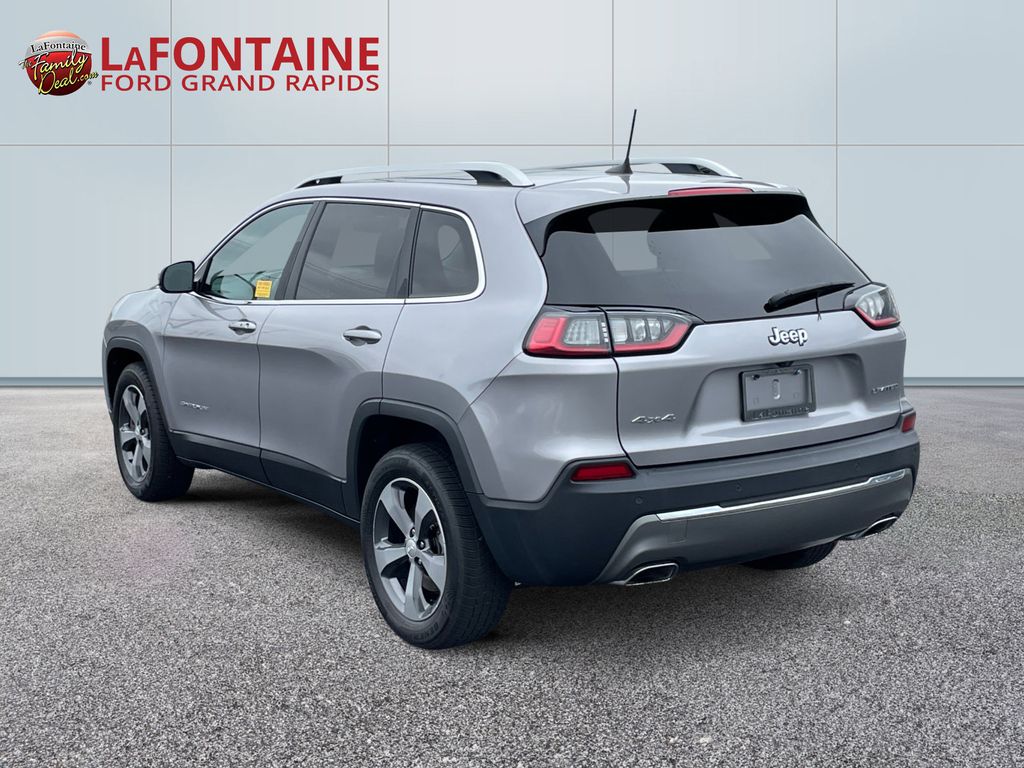 View vehicle photo 5