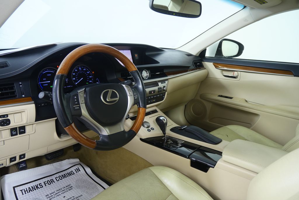 Thumbnail: 2013 Lexus ES - 11