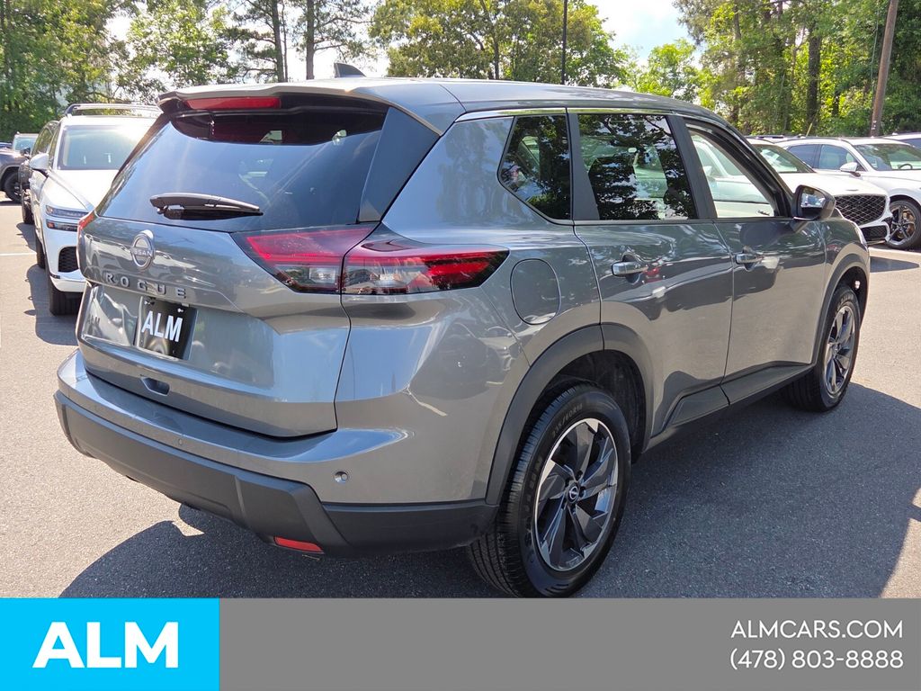 Used 2025 Gray Nissan SV image 6