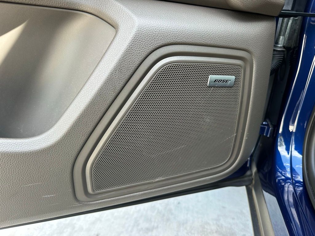 Thumbnail: 2022 Porsche Macan - 22