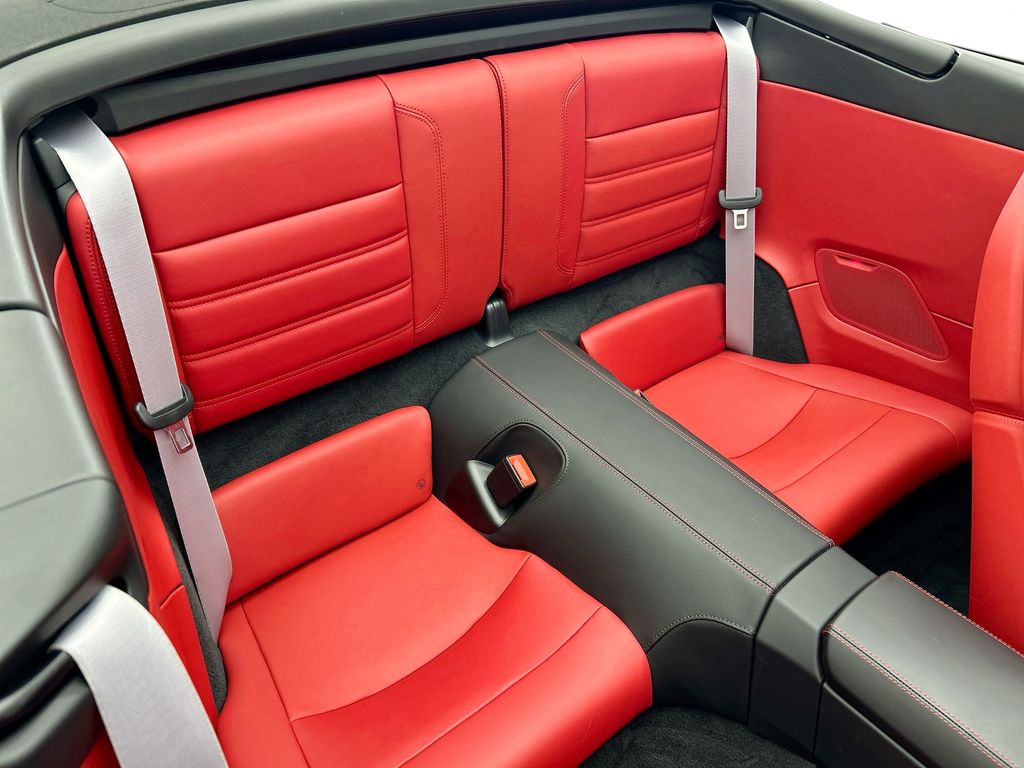 Thumbnail: 2022 Porsche 911 - 22