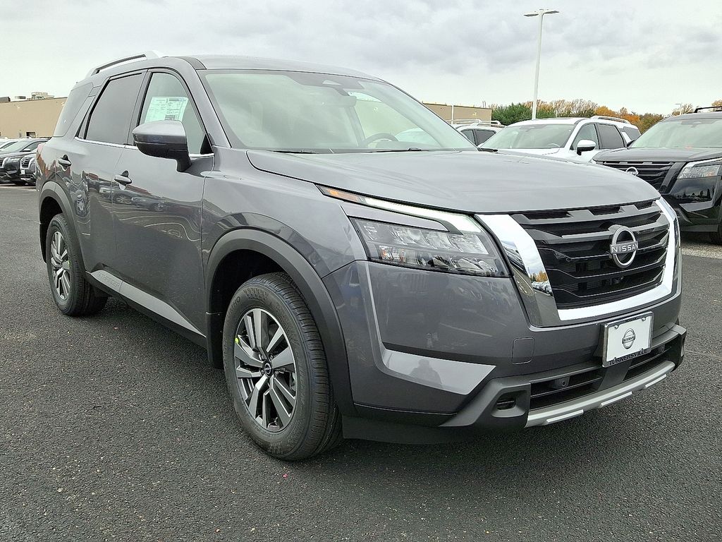 Thumbnail: 2025 Nissan Pathfinder - 3