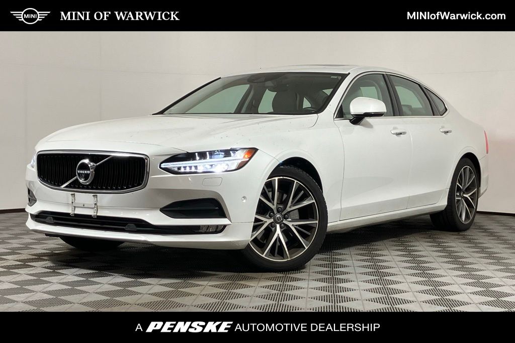 2017 Volvo S90 T6 Momentum -
                Warwick, RI