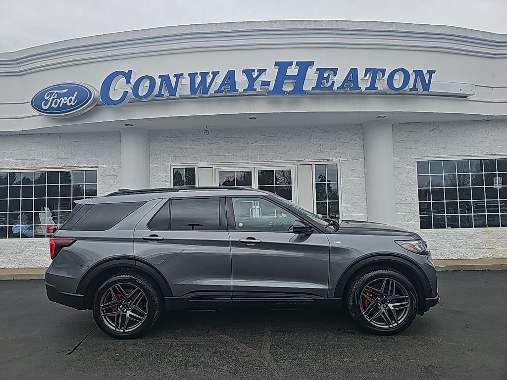 2025 Ford Explorer ST-Line AWD