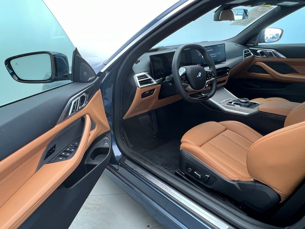 Thumbnail: 2025 BMW 4 Series - 27