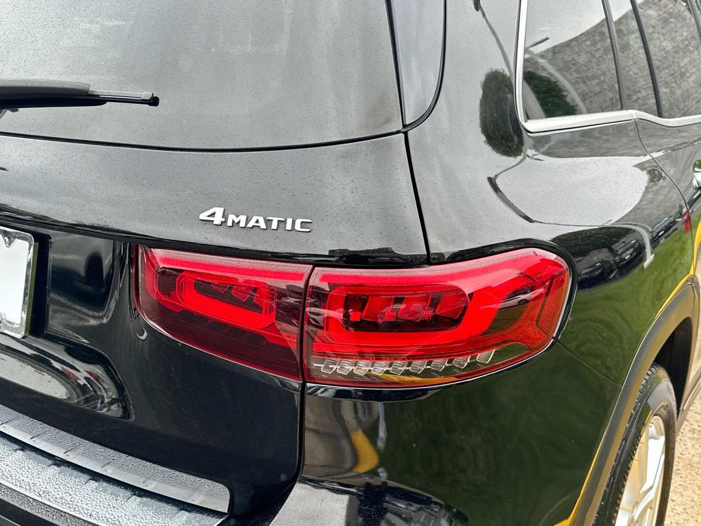 Thumbnail: 2021 Mercedes-Benz GLB - 8