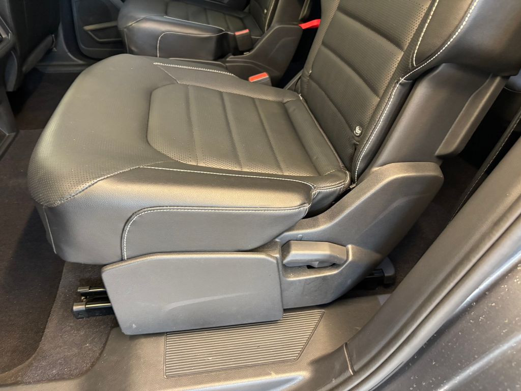 2022 Volkswagen Atlas 3.6L V6 SEL Premium R-Line