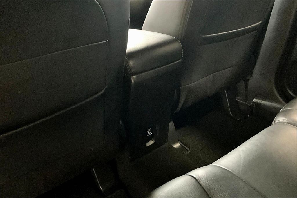 Used 2020 Black Mitsubishi SE image 34