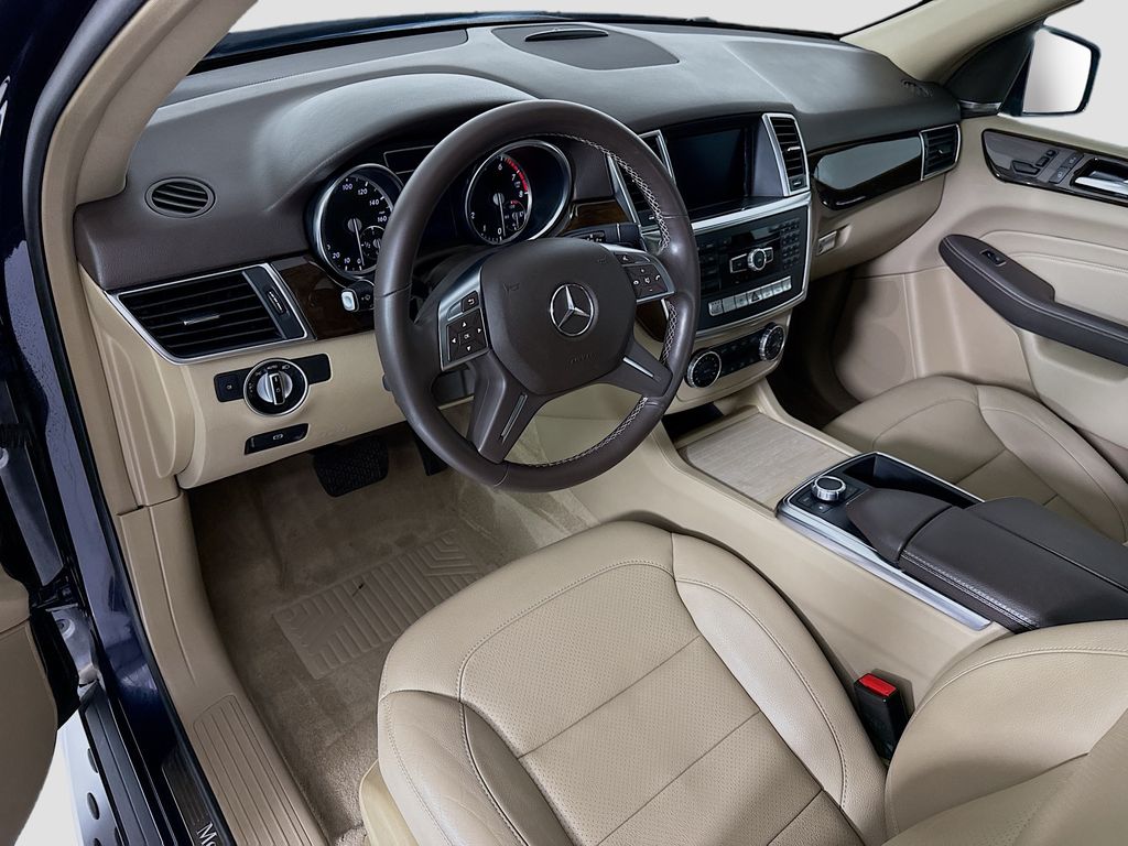 Thumbnail: 2015 Mercedes-Benz M-Class - 9