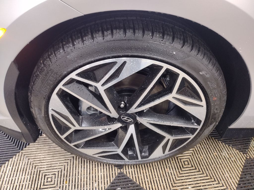 2025 Hyundai IONIQ 6 SEL