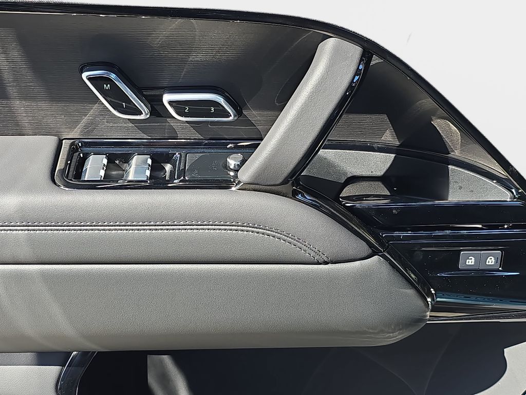 New 2026 Gray Land Rover Dynamic SE image 29