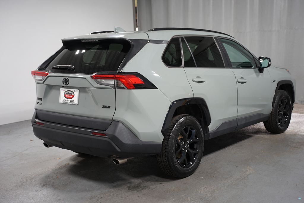 2021 Toyota RAV4 XLE 8