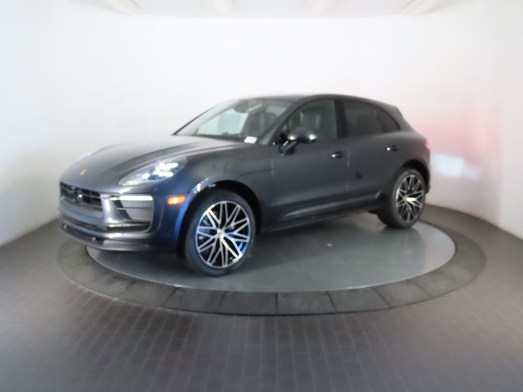 Thumbnail: 2026 Porsche Macan - 1