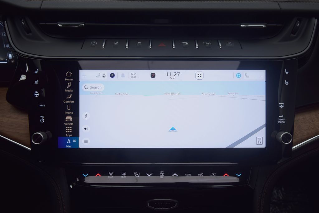 new 2026 Jeep Grand Cherokee car, priced at $59,966