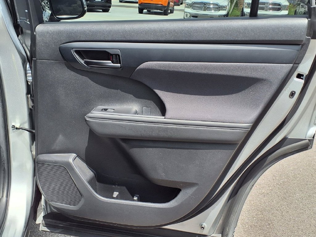 Used 2023 Toyota Highlander Hybrid SUV