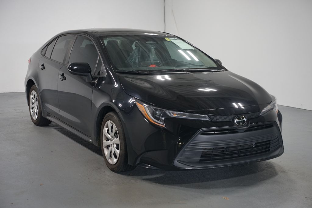 Thumbnail: 2023 Toyota Corolla - 3