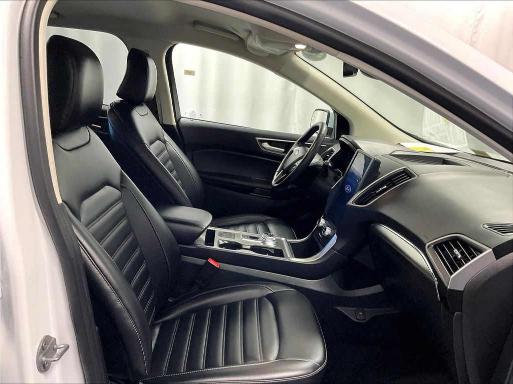 2022 Ford Edge — photo 11