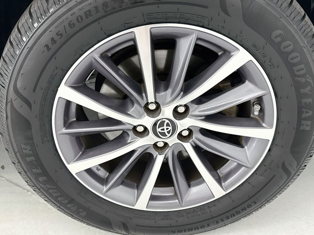 Thumbnail: 2019 Toyota Highlander - 30